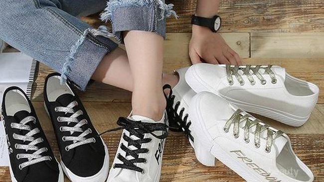  Sepatu  Sneakers Ternyata Bisa Kamu Mix and Match Dengan  