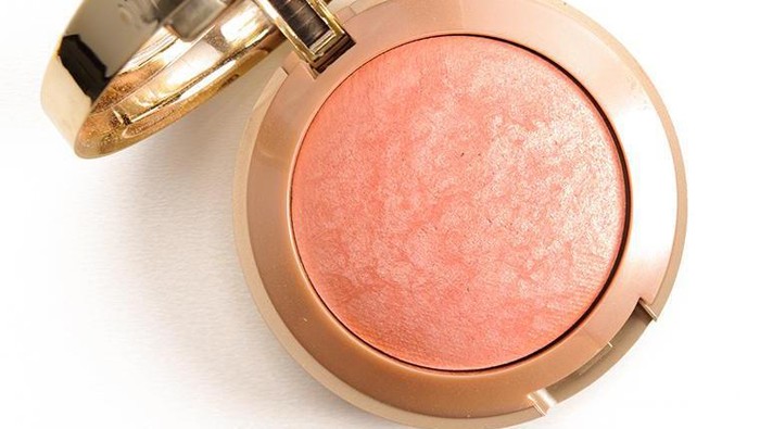 Merona dengan Menggunakan Milani Cosmetics Baked Blush Luminoso