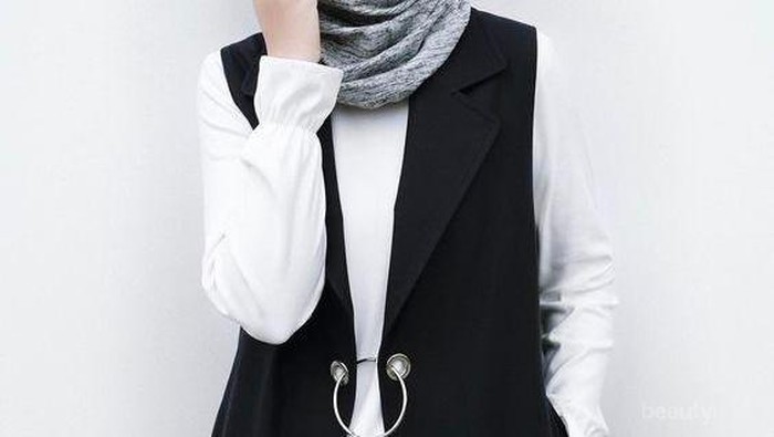 Tampil Modis dengan Padu Padan Vest Hijab Monochrome Ala Rani Hatta