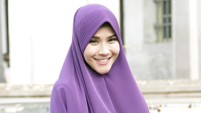Tampil Stylish dengan 8 Merk Hijab Paling Populer di Indonesia Ini!