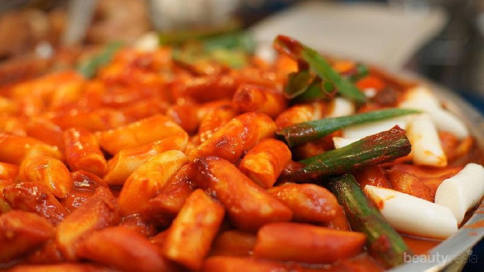 Yuk, Bikin Sendiri Tteokbokki, Makanan yang Sering Dikonsumsi Pemain Drama Korea Ini!
