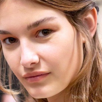img-title Jangan Lewatkan Lakukan Skin Care Routine Ini Kalau Kamu Punya Tipe Kulit Kering!