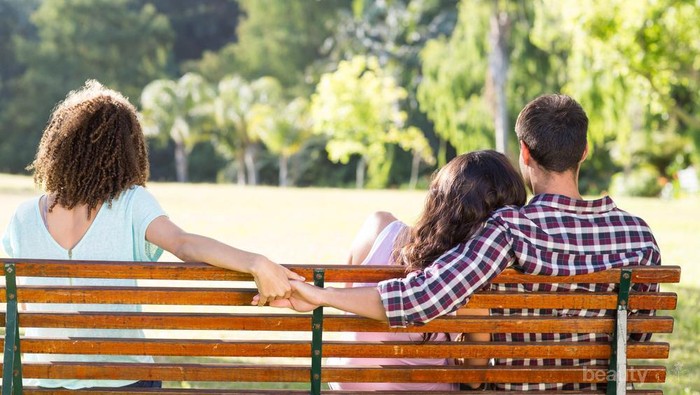 [FORUM] Kalo melihat pacarnya teman selingkuh, apa yang akan kamu lakukan?