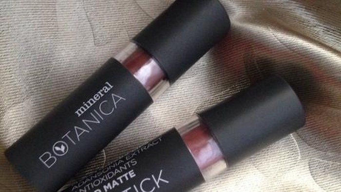 Light Coral dan Sexy Nude, 2 Shade Terbaru Vivid Matte Lipstick dari Mineral Botanica