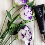 Mau Makeup Tahan Lama? Gunakan Huda Beauty Complexion Perfection Primer!