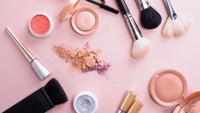 5 Beauty Hacks dengan Brush Make Up yang Belum Diketahui Banyak Orang: Kamu Wajib Tahu dan Coba!