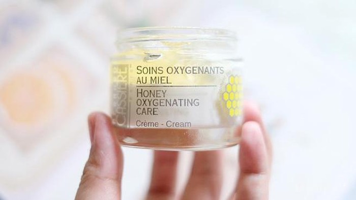 Kulit Sering Kering dan Mengelupas? Coba Atasi dengan Benard Cassiere Honey Oxygenating Care Cream
