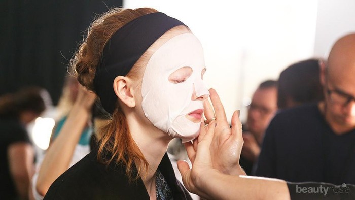 #FORUM Wah, kesalahan saat memakai masker wajah ini ternyata sering dilakukan