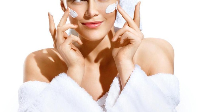 Coba Perawatan Malam yang Ampuh Kecilkan Pori-Pori Besar untuk Wajah Semulus Porselen!