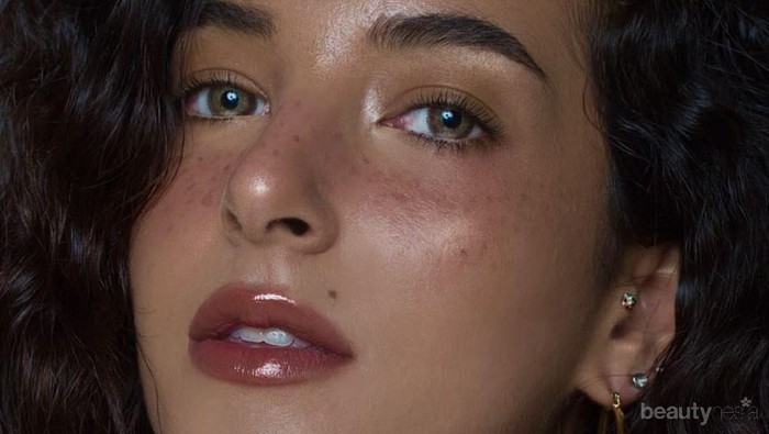 Mau Glowing Enggak Berlebihan? Coba Master Strobing Cream dari Maybelline Ini, Yuk!