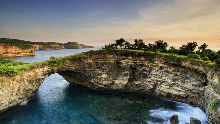 Jalan-jalan ke Bali? Sayang Kalau Melewatkan Tempat Indah di Nusa Penida Ini!