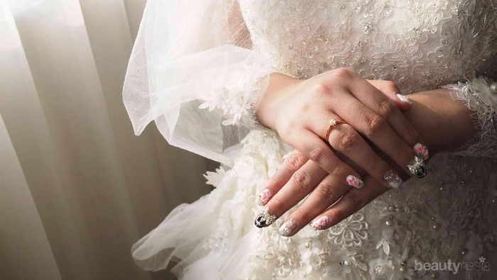 Calon Pengantin, Contek 5 Inspirasi Gaya Nail Art Glamour Ini untuk Pesta di Malam Hari