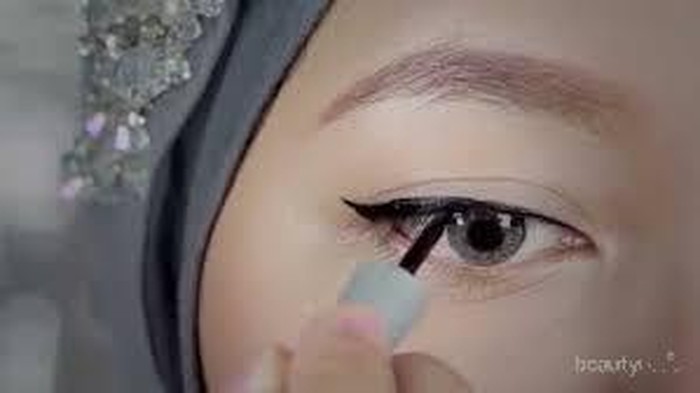 [FORUM] Eyeliner tahan lama dan waterproof