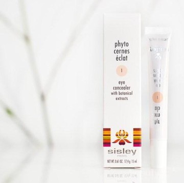 img-title Ucapkan Selamat Tinggal Pada Kantung Mata dengan Sisley Eye Concealer with Botanical Extracts