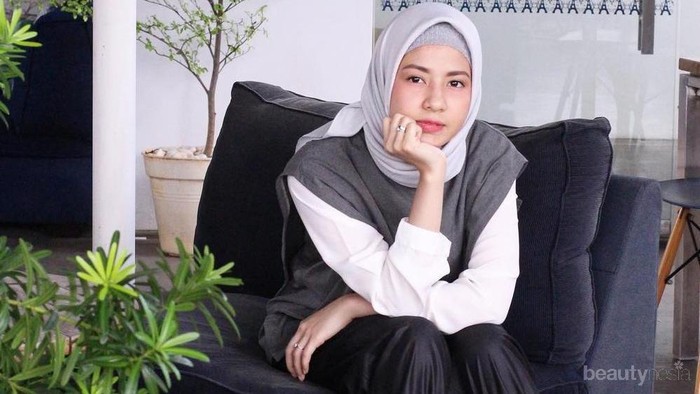 Tetap Menarik, Yuk Tampil Cantik dengan 4 Model Ciput Hijab Artis Indonesia Ini!