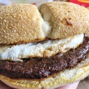 [FORUM] Burger Rendang Enak Gak Yaa? Aneh Gak Sih Rasa Rendang?