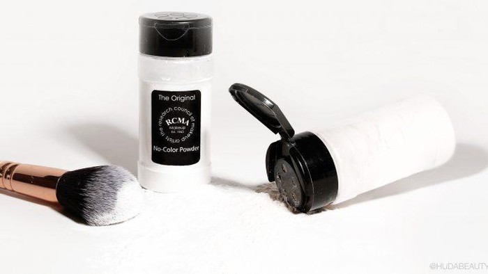 RCMA No Color Powder, Bedak Tabur Super Halus yang Akan Berikan Hasil Kulit Flawless Tanpa Minyak!