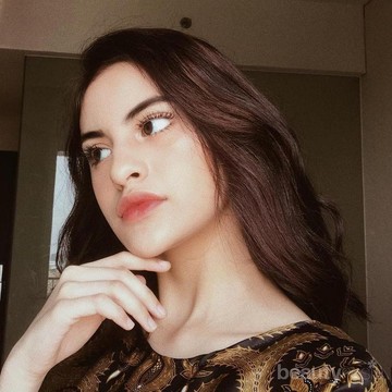 img-title Pemula Make Up, Ketahuilah Ini Produk yang Kamu Perlukan untuk Dandan Sehari-Hari