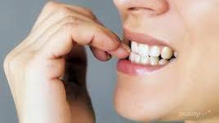 [FORUM] Ada nggak sih di sini yang punya kebiasaan gigit kuku. Bahaya?