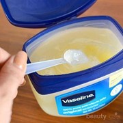 4 Tips Ampuh Menggunakan Vaseline Petroleum Jelly untuk Mengatasi Jerawat