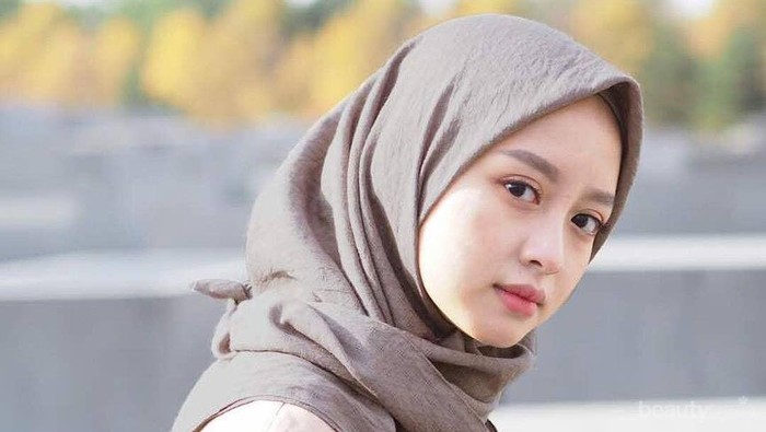Mau Jadi Pusat Perhatian Saat ke Kampus? Yuk, Intip Inspirasi Outfitnya Ladies