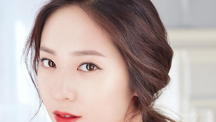 [FORUM] Bagi-bagi Tips Pakai Lipstik Merah Agar Tahan Lama