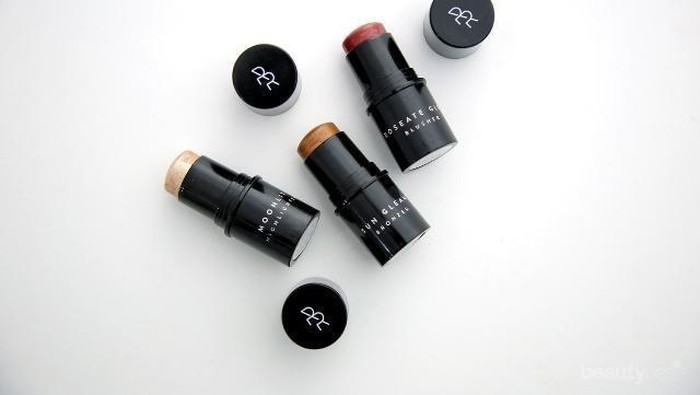 Rollover Reaction Moonlit Bisa Bikin Wajahmu Berkilau Secara Natural