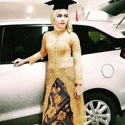 #FORUM Warna hijab apa yang cocok dipadukan sama kebaya warna gold? Minta sarannya