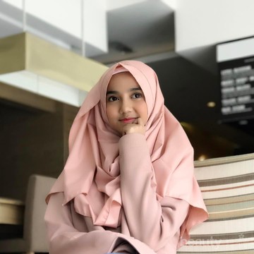 Ini Lho Pilihan Warna Hijab yang Cocok untuk Si Kulit Sawo Matang!