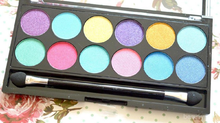 Mau Coba Make Up Academy Poptastic Eyeshadow Palette? Cek Dulu Reviewnya
