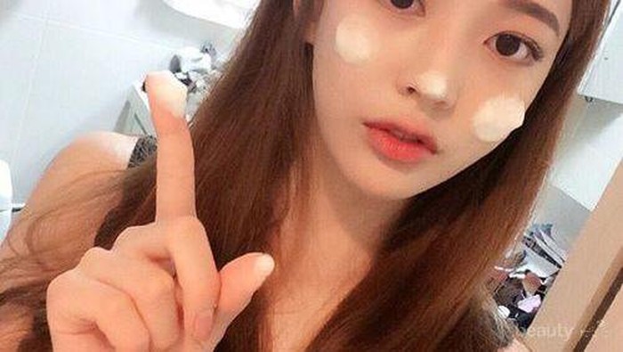 Wajah Berminyak dan Komedo? Yuk, Atasi dengan DIY Masker Alami Berikut Ini!