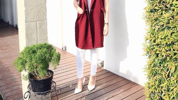 [FORUM] Setuju gak pakai baju warna merah marun jadi terlihat cantik?