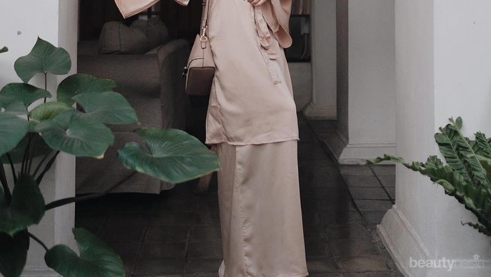 Yuk, Tampil Simpel dengan Padu Padan Tunik untuk Style Kondangan Cantikmu