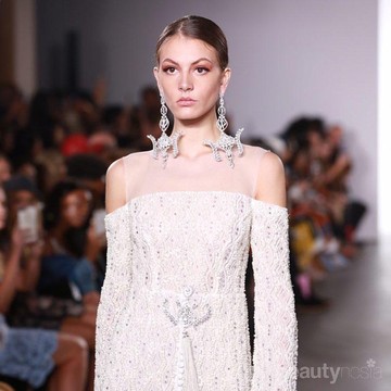 Bangga, Ini Karya 6 Desainer Tanah Air yang Tak Luput Dipamerkan di New York Fashion Week 2018