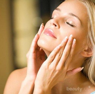 img-title Ampuh Banget! 5 Serum Ini Terbukti Mampu Kecilkan Pori-Pori di Wajah