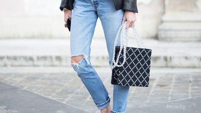 [FORUM] Sneakers VS flat shoes, buat ke kampus asikkan mana menurut kamu?