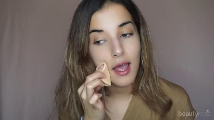 [FORUM] Kalau keluar rumah selalu pakai foundation atau polosan?