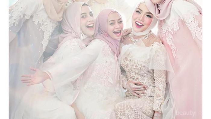 Hijabers, Ternyata Ini Lho Warna Lipstik Favorit dan Hits ke Pesta untuk Malam Hari