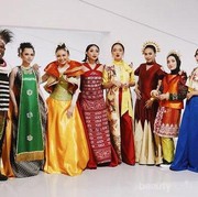 [FORUM] Kostum 3500 Penari di Opening Asian Games Rancangan Desainer Rinaldy A. Yunardi