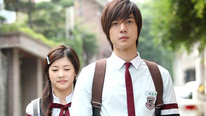 Pacar Kamu Cuek? Psst, Bisa Jadi Ini Lho Penyebabnya!