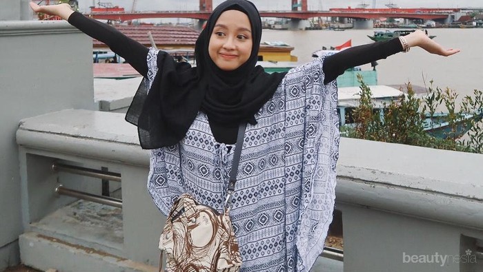 Modis, Ini Dia Tips dan Inspirasi Style Hijab untuk Traveling Ala Presenter Halal Living! Modis, Ini Dia Tips dan Inspirasi Style Hijab untuk Traveling Ala Presenter Halal Living!