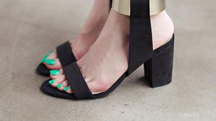 Dari Flat Shoes Hingga Heels, Ternyata Ini Deretan Sepatu Paling Eksis di Tahun 2017 Ini