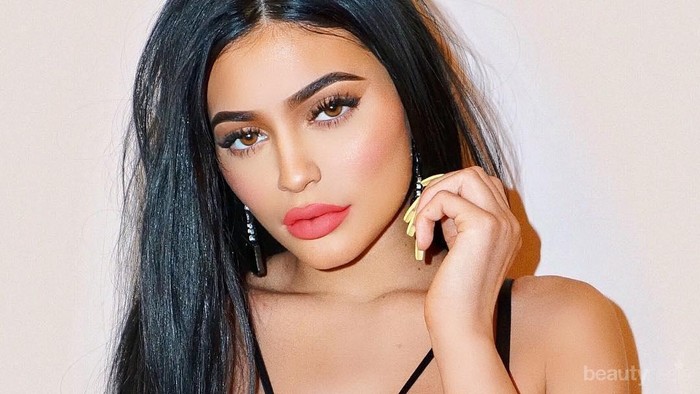 Ups, Ternyata Para Pria Nggak Suka dengan Gaya Make Up Ini, Lho!