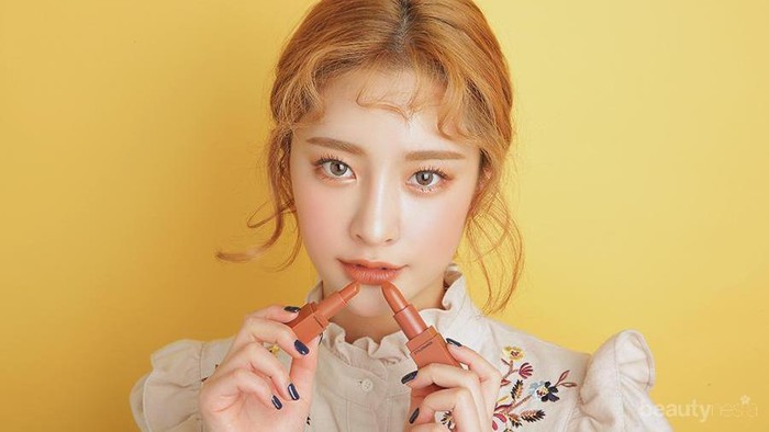 Kulit Berminyak Bikin Enggak Pede? 4 Rekomendasi Brand Make Up Ini Bisa Jadi Solusinya