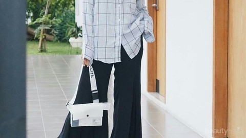 Maksimalkan Gayamu Dengan Tampilan Mix And Match Kemeja Oversized Untuk Hijabers