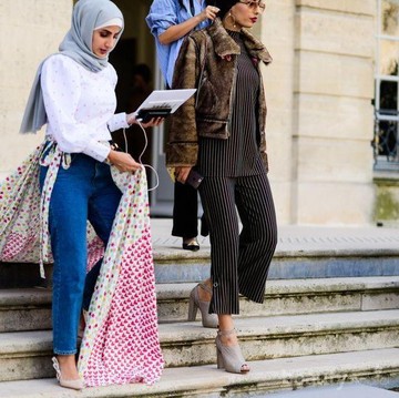 Contek Sederetan Tren Gaya Hijab 2017 yang Harus Kamu Coba!