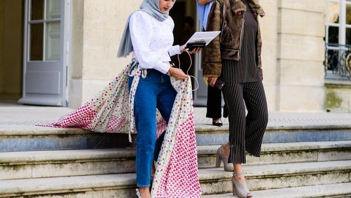 Contek Sederetan Tren Gaya Hijab 2017 yang Harus Kamu Coba!