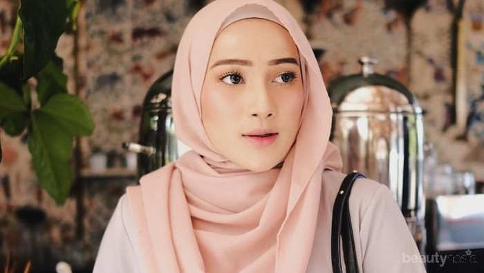 Adem dan Nyaman, Ini Bahan Hijab Pashmina Simple yang Lagi Banyak Dicari Hijabers