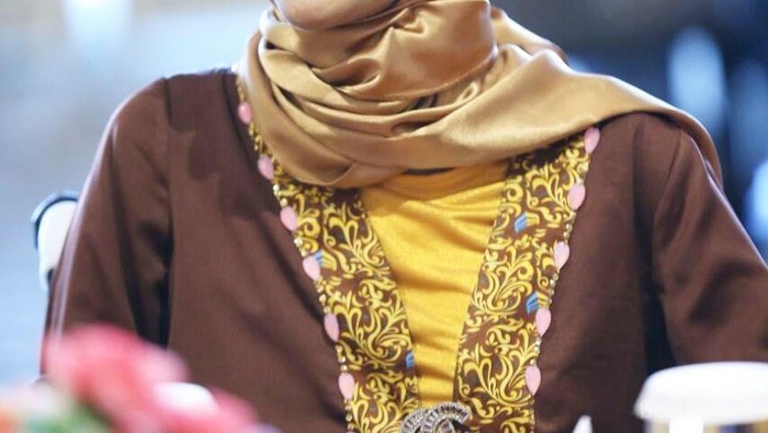 Inilah 6 Artis Indonesia Inspiratif yang Mengidap Kanker, Beberapa Berhasil Melawannya!