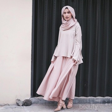 4 Jenis Rok Kekinian Ini Cocok Banget Dipakai Hijabers Bertubuh Tinggi